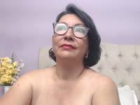 Welcome to my room! From now on, I want to be your best company so that together we can enjoy ourselves and I can share my experience with you.