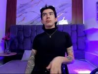 I am a dominant, elegant and burning queen. My gaze catches you, my voice seduces you and my show will make you give up without going back.