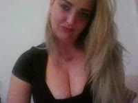 horny  blond girl, i ike to be your slut!