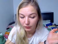 Angel and demon. I can be cute, shy, nice but at the same time I could fulfill any fantasy make you be craizy .