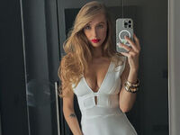 hot naked camgirl KikkyHey