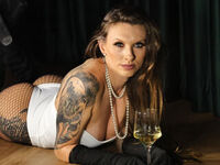 cam girl spreading pussy MiaSalles