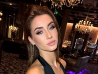 naked cam girl masturbating Minnie