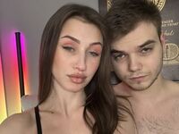 naked cam couple masturbating with dildo VikkiGeorge