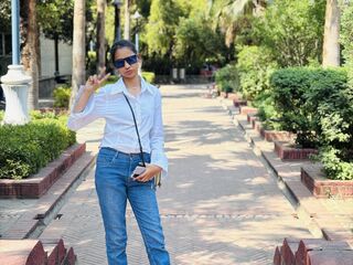 camwhore spreading pussy AmairaSingh