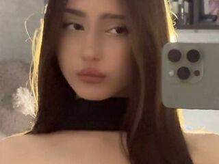 nude webcam girl photo BellaJersiquins