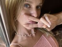 cam whore Bellainlingerie