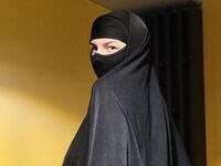 cam girl spreading pussy BiaBlack