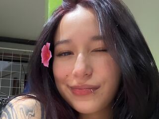 closeup webcam CamiLewit