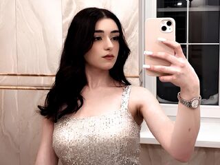 nude cam girl photo CarriMaclachlan