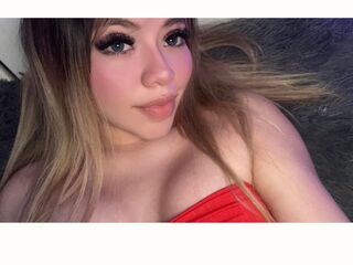 camslut fingering shaved pussy CelesteEverleigh