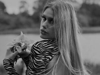 hot girl cam picture CharisseBuonomo