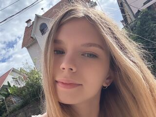 camgirl spreading pussy ChloeFruye