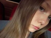 camgirl masturbating with dildo CleliaGuynup