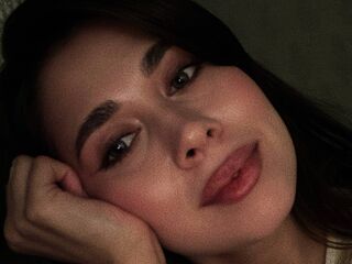 naked girl with cam DetraAffleck