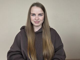 beautiful girlcam DonetteSally