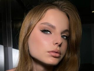 cam girl masturbating with vibrator DoraWilliams