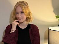 camgirl showing tits ElzaMays