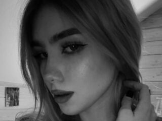 hot naked cam girl EmmaBlond