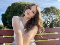 beautiful girlcam EssyMilton