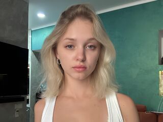 nude webcamgirl photo EveMorrison