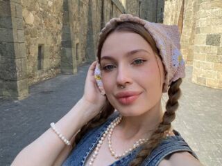 naughty camgirl fingering pussy GlindaSankar