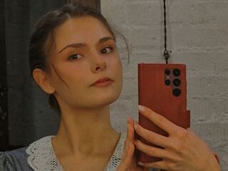 cam girl masturbating with dildo HelenaBerkheimer