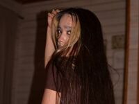 naked camgirl masturbating with vibrator IvyMoore