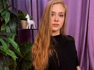 girl fingering pussy JuliMiu