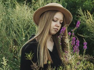 webcamgirl video chat KarenLowe