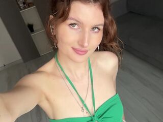 camgirl KarmenZeinert