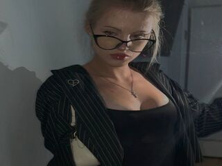 camgirl fingering shaved pussy KateZalepa