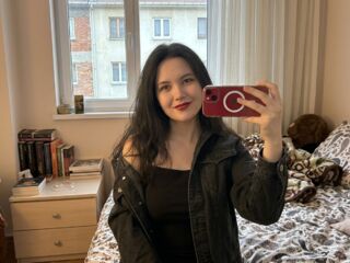 camwhore naked KeliCollymore