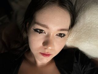 camslut masturbating KendalChalet