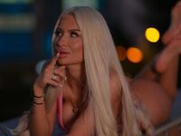 cam girl masturbating with dildo LaraBrynn