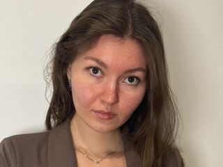 camgirl masturbating with sex toy LeilaCoocher