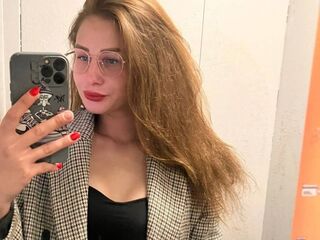 camgirl masturbating with sextoy LillieMann