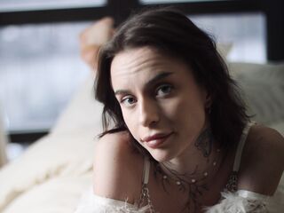 girl showing tits LiviaSomberland