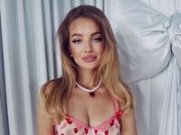 girl topless MayaGal