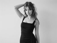 topless girl MonaVenable