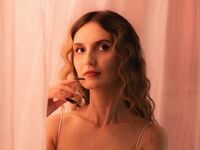 fingering cam girl MoonSeraphine