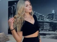 hot cam girl masturbating with vibrator NicoleHamm