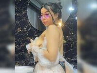cam girl photo NikoleEvans