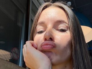 sexy camgirl OdetteWingler