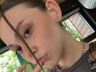kinky webcam model RebbecaKennemer