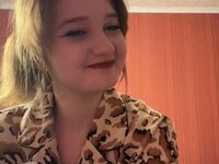 girl topless chat RendaKhairallah