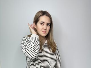 camwhore masturbating with dildo RowenaBulkley