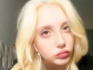 naked cam chatroom RubiAntonakos