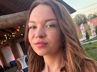 chat room live cam SadeBergum