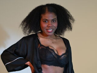 masturbating camgirl SaraBlackwood